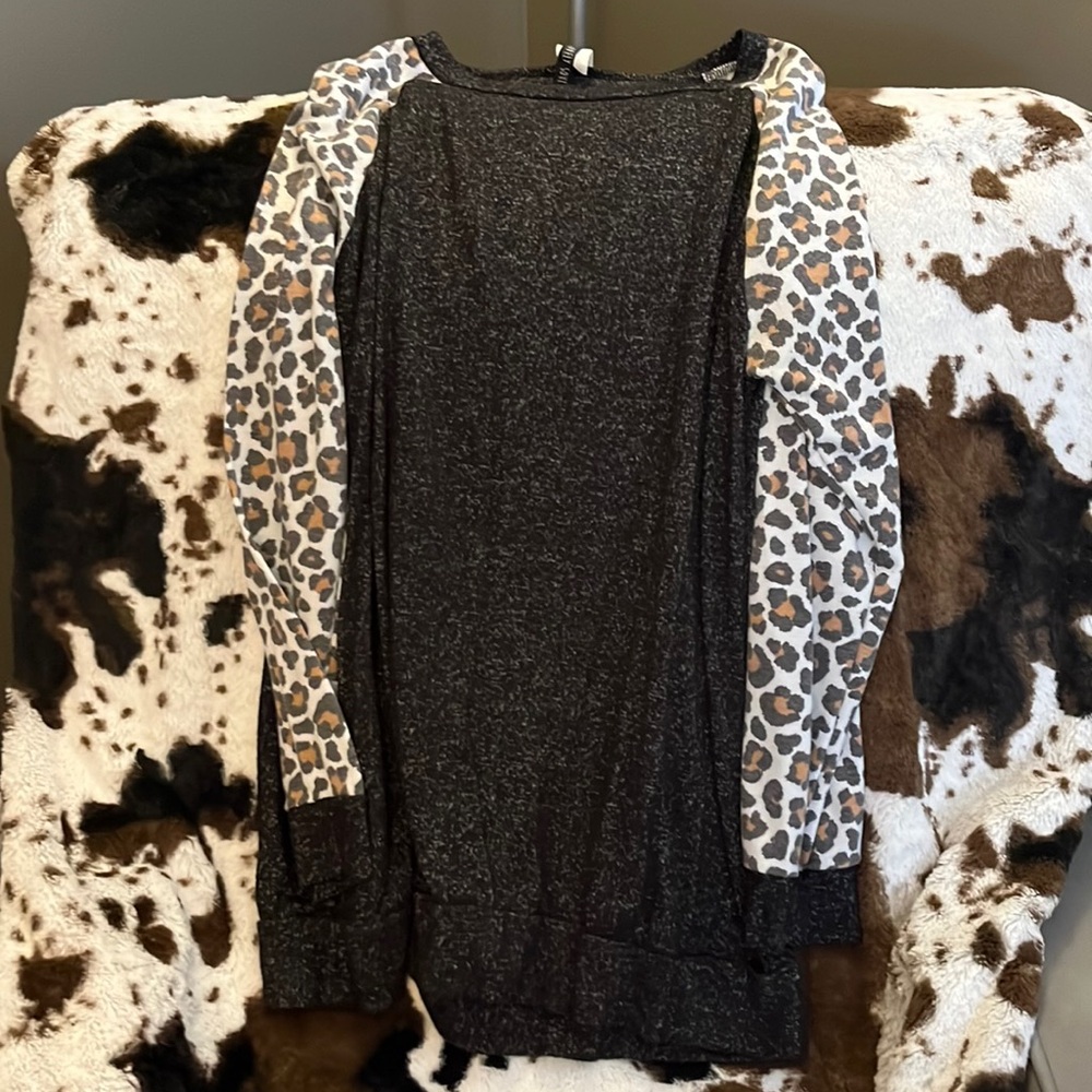 Leopard Sleeve Top